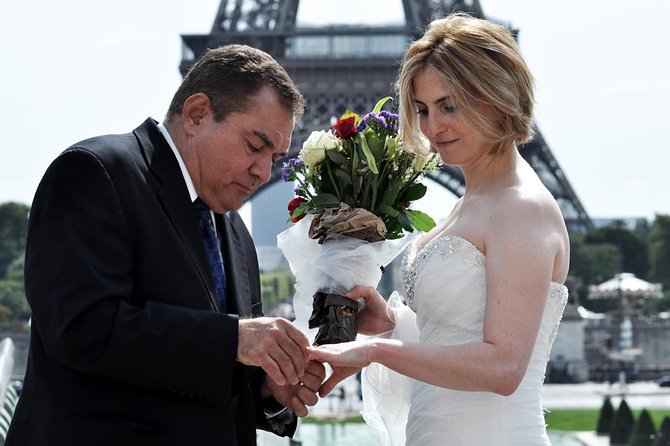 Paris Renew Your Wedding Vows Experience With Professional Photographer - Good To Know