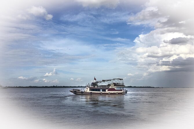Phnom Penh to Siem Reap Cruise/Road Tour (Both Ways)