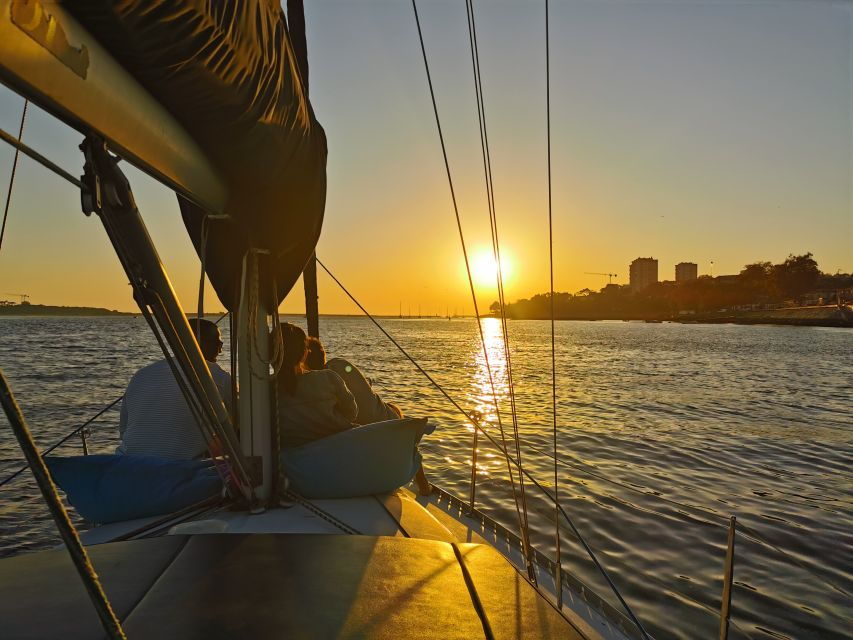 Porto: Sunset or Daytime Sailboat Cruise on the Douro River