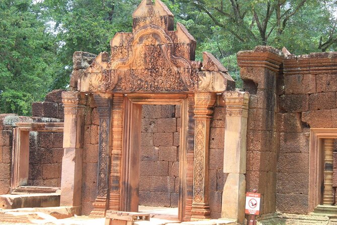 Private Banteay Srei and 4 Temples Guided Tour