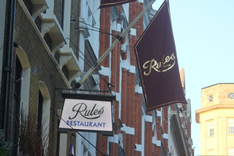 Private Fictional & Film Spy Tour of London - Good To Know