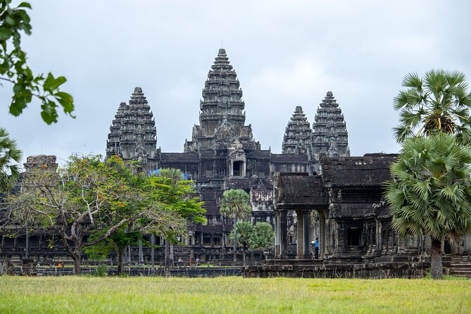 Private Guided Angkor Temples Tour With Lunch Included