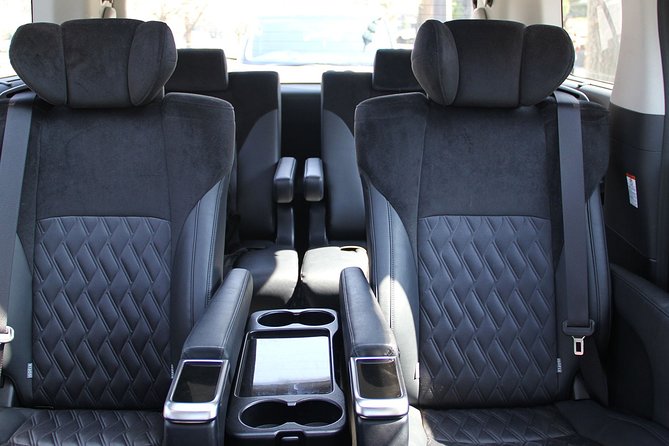 Private Nagoya Airport Transfers for Kanazawa/Toyama/Tateyama Kurobe (7 Seater)