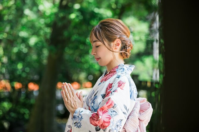 Private Photoshoot Experience in a Japanese Traditional Costume