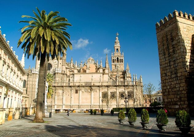 Santa Cruz Jewish Quarter Guided Tour in Seville