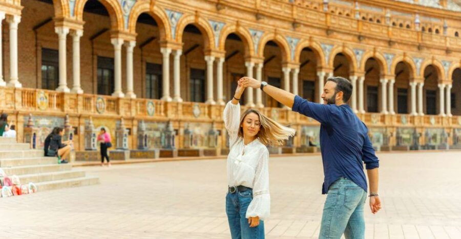 Seville: Professional Photoshoot at Plaza De España - Good To Know