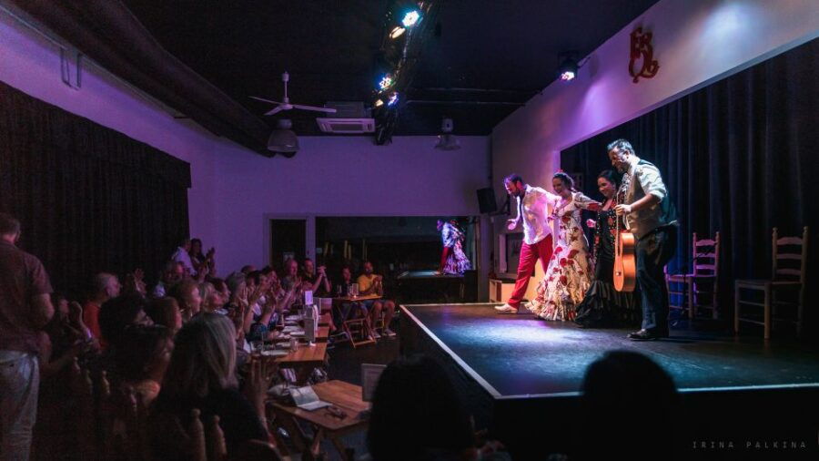 Seville: Traditional Flamenco Show in Triana