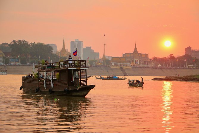 Short Sunset Cruise in Cambodia.  – Phnom Penh