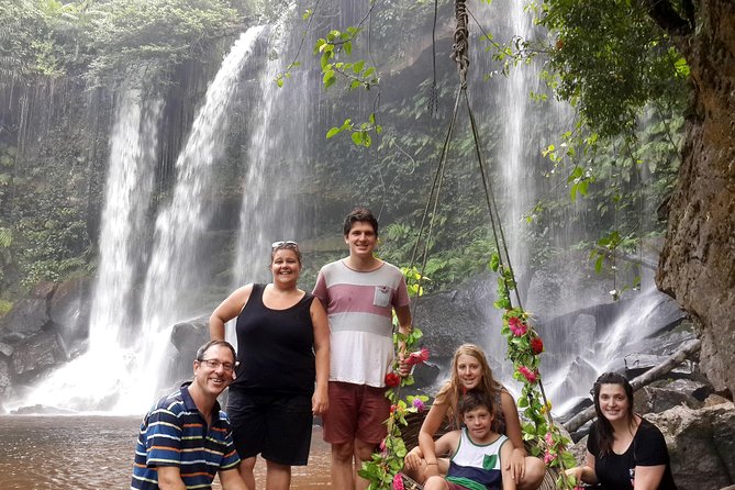 Siem Reap: Kulen Waterfall and 1000 Lingas River Private Tour