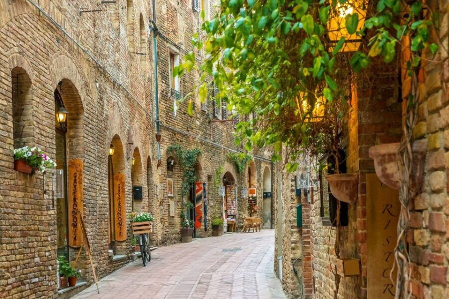 Siena: Guided Walking Tour With Cathedral Entry - Good To Know