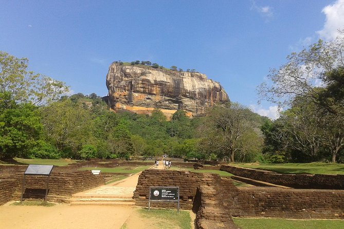 Sigiriya Day Tour – Dambulla Cave Temple