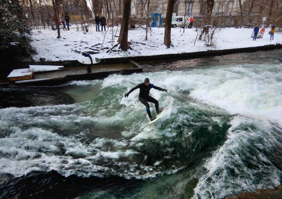 Surfing on Munich All Year Even Winter: Englischer Garten - Good To Know