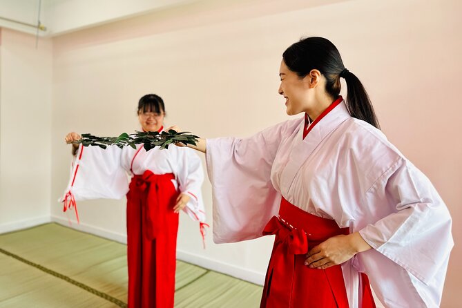 Tokyo Asakusa Tour and Shrine Maiden Ceremonial Dance Experience