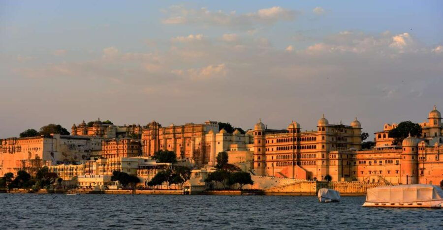 Udaipur: Full Day Private City Tour With Optional Boat Ride - Good To Know