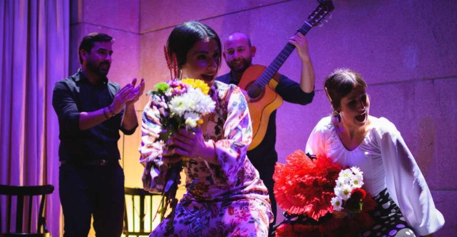 Valencia: Flamenco Show at La Linterna With Drink - Good To Know