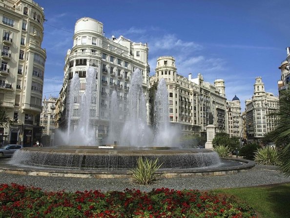 Valencia Shore Excursion: Full Tour With Rooftop Tapas & Wine - Good To Know