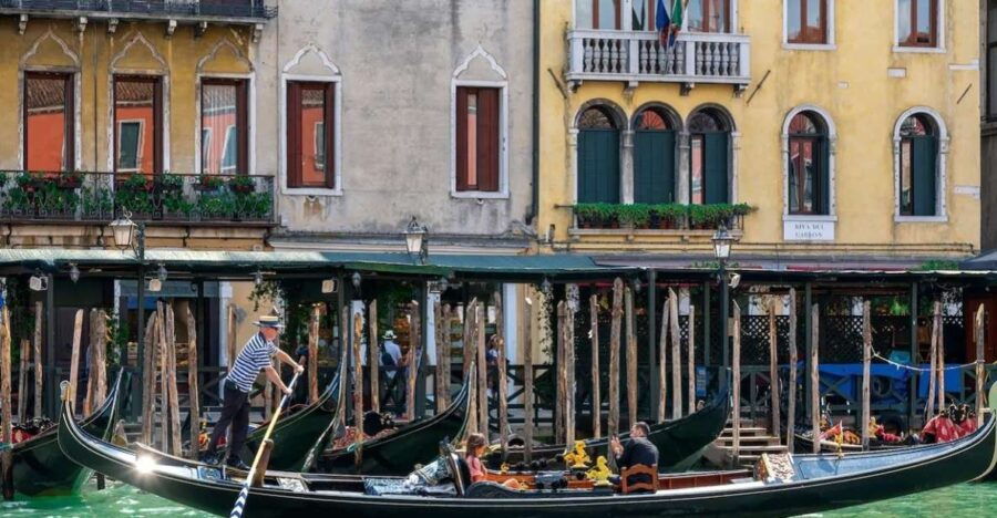 Venice: Off the Beaten Path Private Gondola Ride - Good To Know