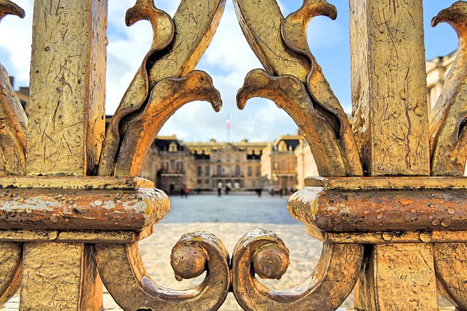 Versailles Best of Domain Skip-The-Line Access Day Tour With Lunch From Paris - Good To Know