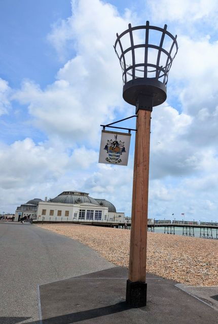 Worthing Treasure Hunt: Outdoor Quest
