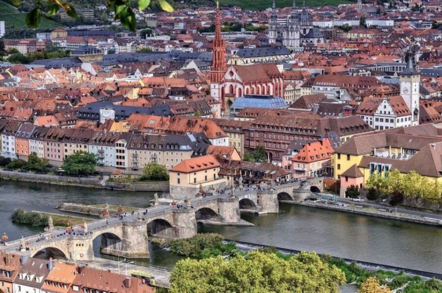 Würzburg: Private Walking Tour With Professional Guide