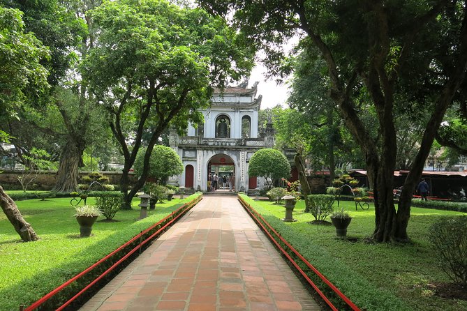 11 Days NORTH to SOUTH of VIETNAM - Day 2: Halong Bay - Cruise and Cave Exploration