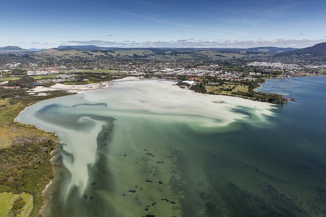 15-Minute Crater Lakes Flight by Floatplane From Rotorua