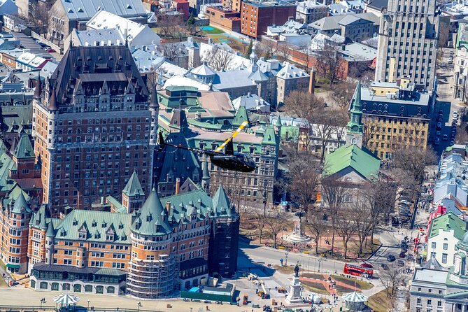15 Minute Helicopter Tour Over Québec City 40KM