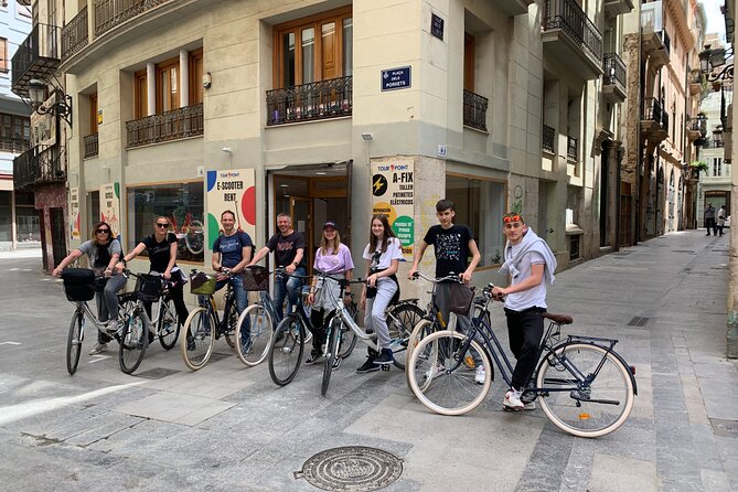 150 Min Bike Group Tour With Local Guide - Pricing and Booking