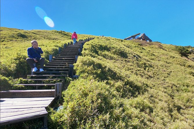 2-Day Private Tour to Sun Moon Lake and Mount Hehuan - Booking Details