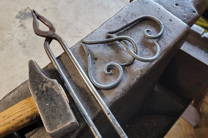 2 Hour Blacksmithing Experience in Niagara (Craft Class/Activity) - Meeting and Pickup