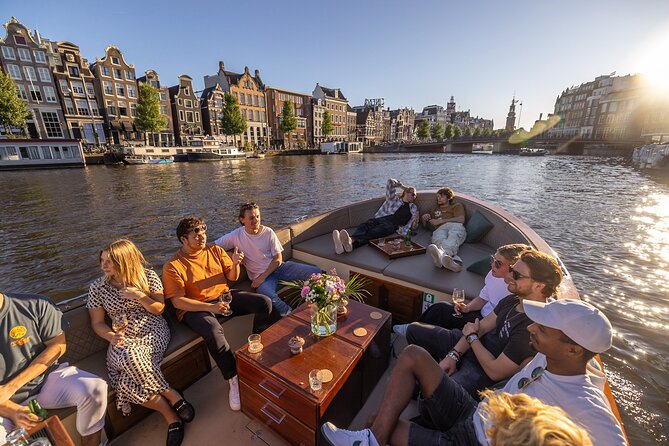 2 Hour Exclusive Canal Cruise: Including Drinks & Live Guide - Positive Experiences With Knowledgeable Guides