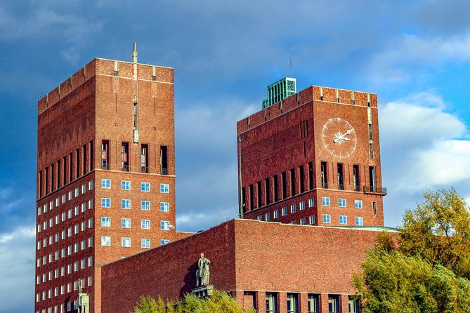 2 Hour Historical Walking Tour Through Oslo With a Local Guide - Benefits of a Local Guide