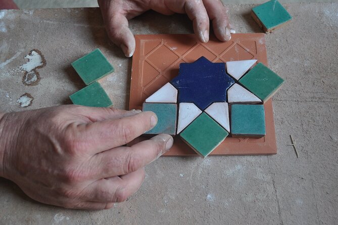2 Hours Craft Workshop "The Alhambra With Your Hands" - Workshop Overview