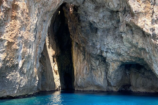 3-Hour Guided Boat Tour to the Caves in Santa Maria Di Leuca - Inclusions