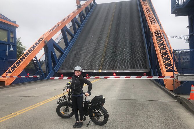 3 Hours Electric Bike Tour of Seattles Waterways, Nature and Neighborhoods - Tour Highlights