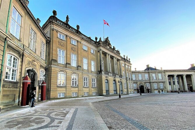 4-Hour Guided Walking Tour in Copenhagen, Conducted in French - Tour Details and Inclusions