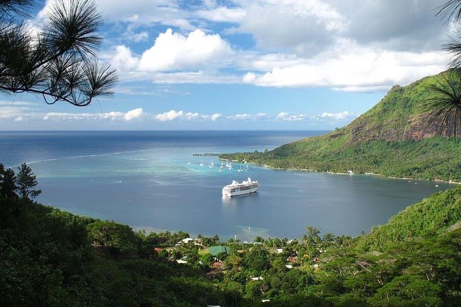 4x4 Moorea Safari Tours : - Tour Overview and Activities