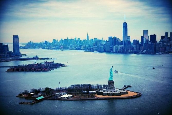 60 Min Sightseeing Cruise on a Yacht to View the Statue of Liberty - Overview and Booking Details