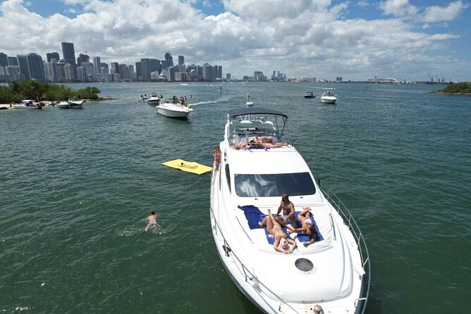 65ft Yacht Charter in Miami - Pricing and Booking Information