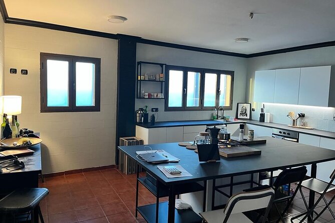 7-Day Surf Camp Beachfront House and Lessons in Gran Canaria - Surf Lessons Schedule and Instructors