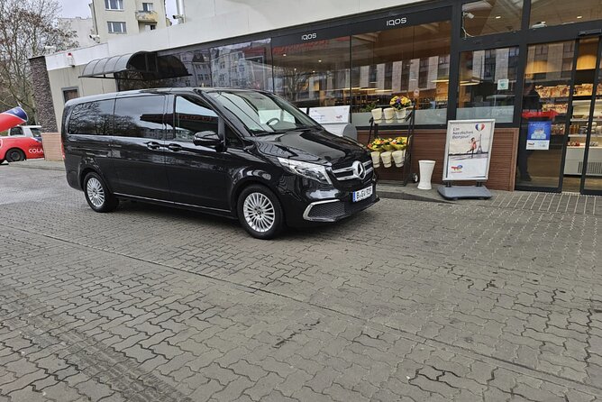 8 Hours Mercedes-Benz V-Class at Disposal in Berlin - Service Details