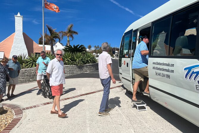 A Bermuda Island Experience With Beach Stop - Tour Guide Knowledge and Engagement