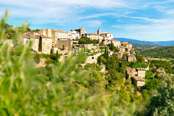 A Full Day Into Luberon Villages and Fontaine-De-Vaucluse - Discovering Fontaine-De-Vaucluse