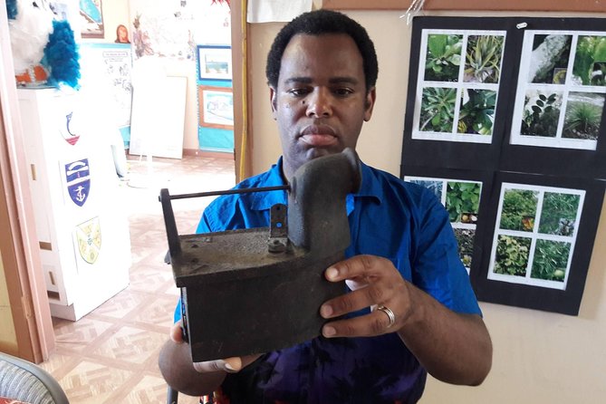 A Taste of Bahamas Cultural Food Tour - Arts and Crafts
