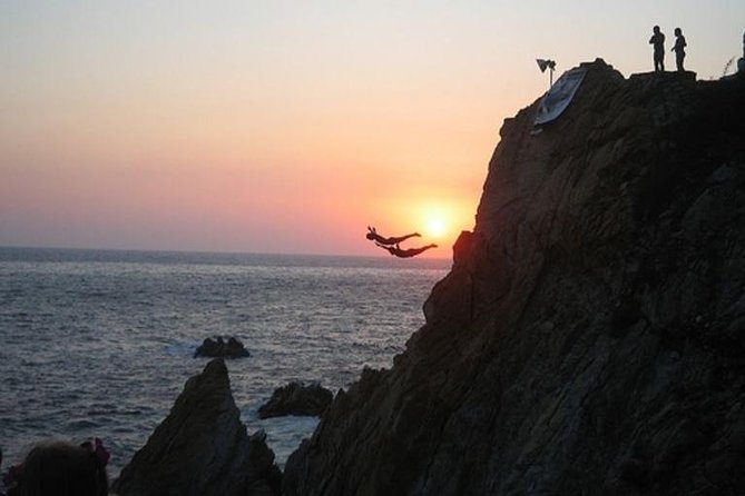 Acapulco High Cliff Divers by Night With Different Options - Pricing and Booking Details