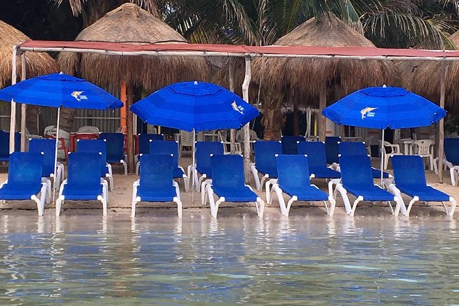 ADULTS GOLD a Day at the Beach at Los Arrecifes Restaurant-Open Bar and Massage. - Meeting and Pickup