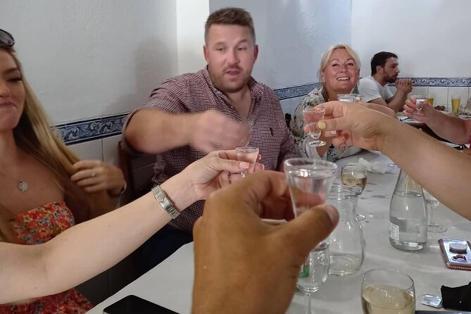 Albufeira Tour: Wine Tasting and Chicken Piripiri Lunch - Tour Overview