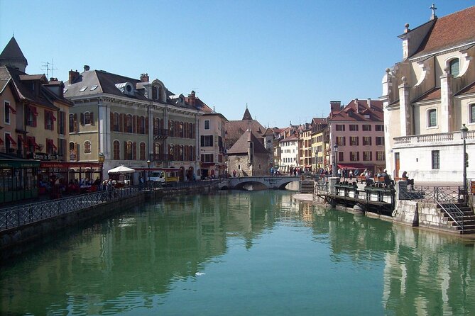 Annecy Scavenger Hunt and Best Landmarks Self-Guided Tour - Meeting and Pickup