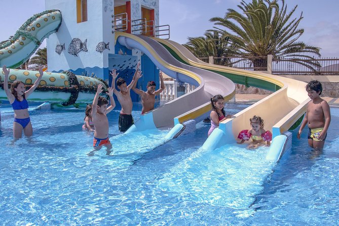 Aquapark Costa Teguise Tickets With Optional Transfer - Amenities at Aquapark Costa Teguise