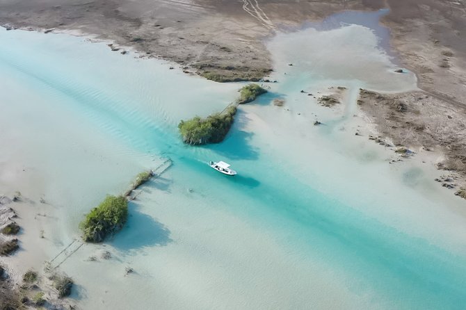 Bacalar Boat Tour and Visit to Cenotes - Cenotes Exploration